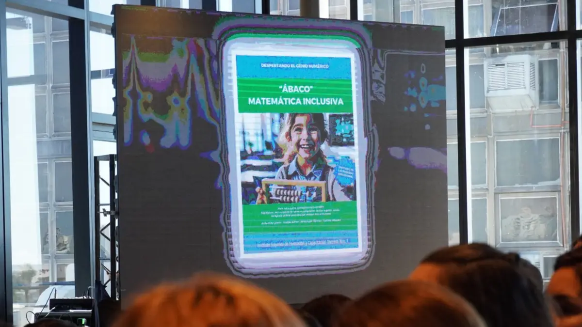 CORRIENTES PRESENTÓ LIBROS DIGITALES DESARROLLADOS JUNTO A LA INTELIGENCIA ARTIFICIAL